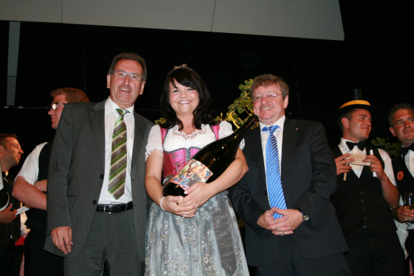 Foto von der Wahl der Deidesheimer Weinprinzessin